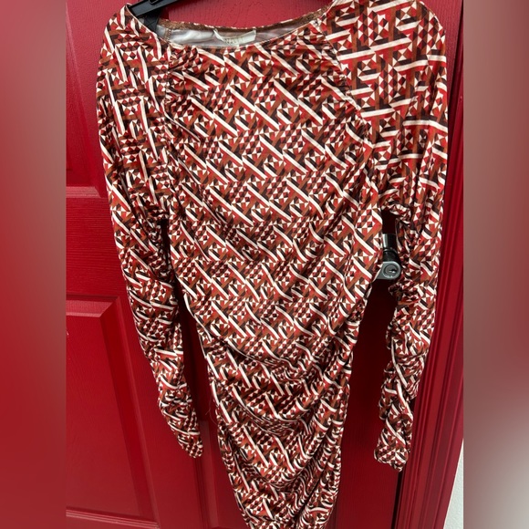 Clique Ruched Long Sleeve Velvet Minidress
WAYF size M-NWT - Picture 4 of 4